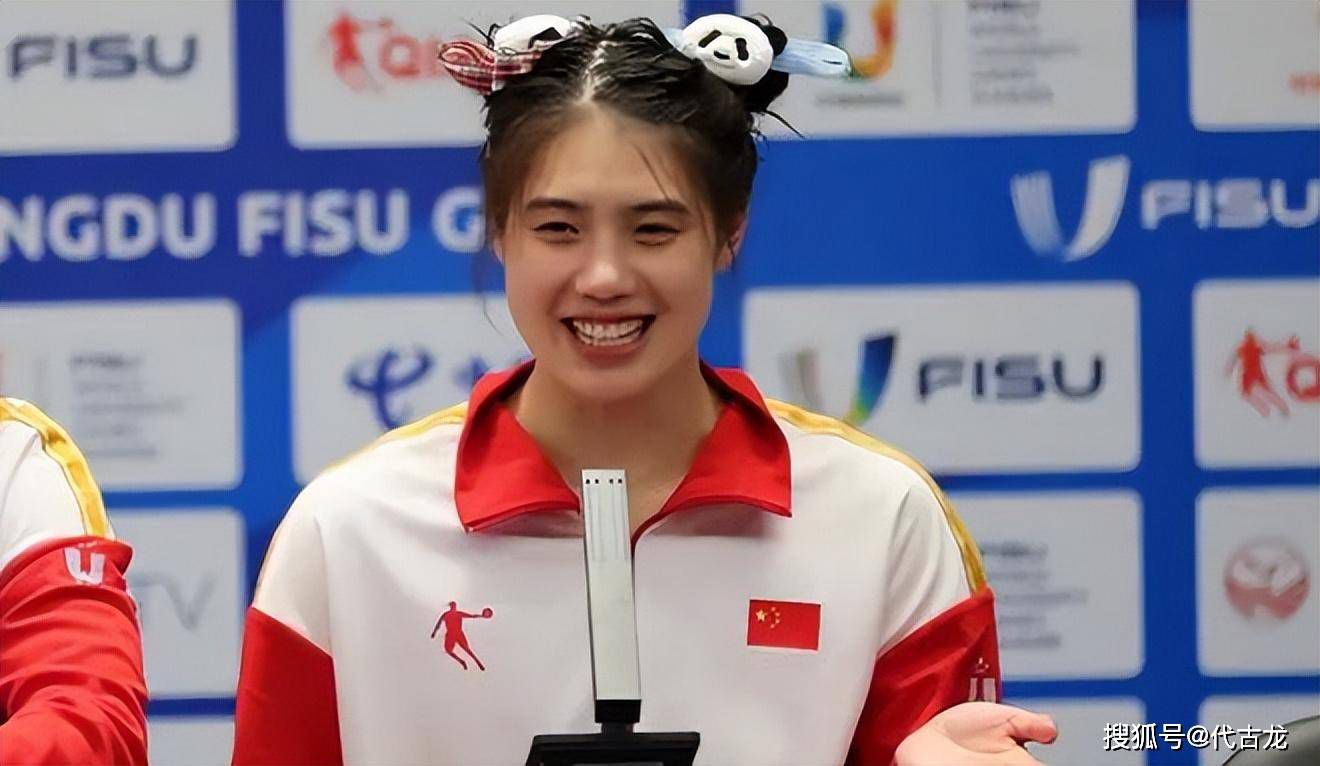 据香港媒体报道，由古天乐、姜皓文、颜卓灵、张继聪等人主演的新片《犯罪现场》昨天在佐敦店铺拍摄警匪追捕场面，剧组斥资七位数，耗时两个月搭建真实300平米珠宝店场景，剧组连日来在假珠宝店拍摄，由于环境逼真，有途人误以为是真珠宝店入内选购，十分搞笑